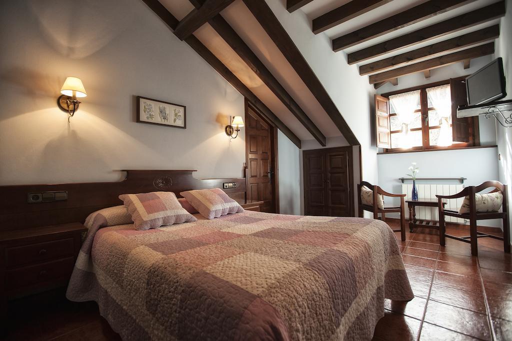 Casa Aspron Pension Covadonga Buitenkant foto