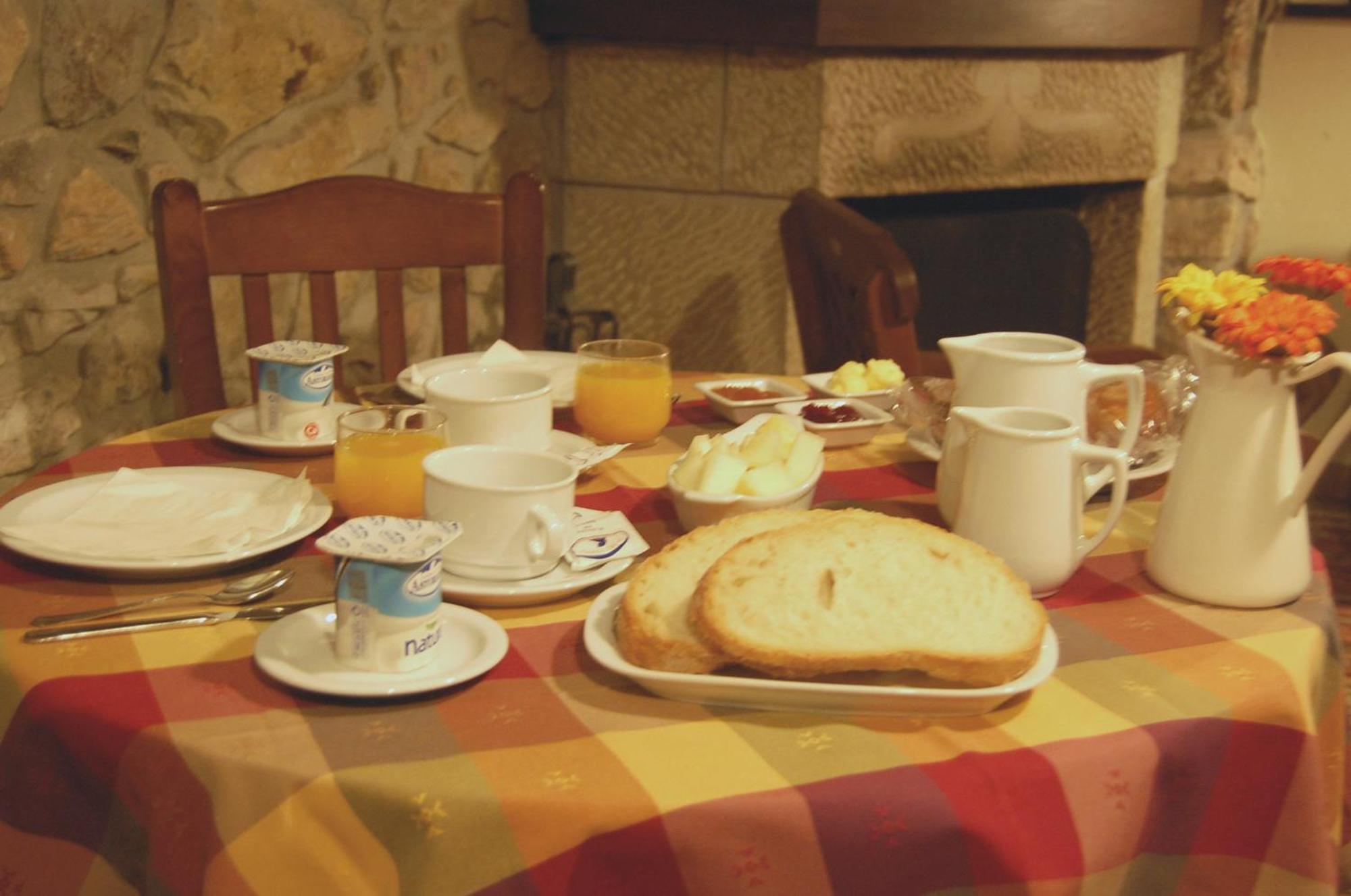 Casa Aspron Pension Covadonga Buitenkant foto