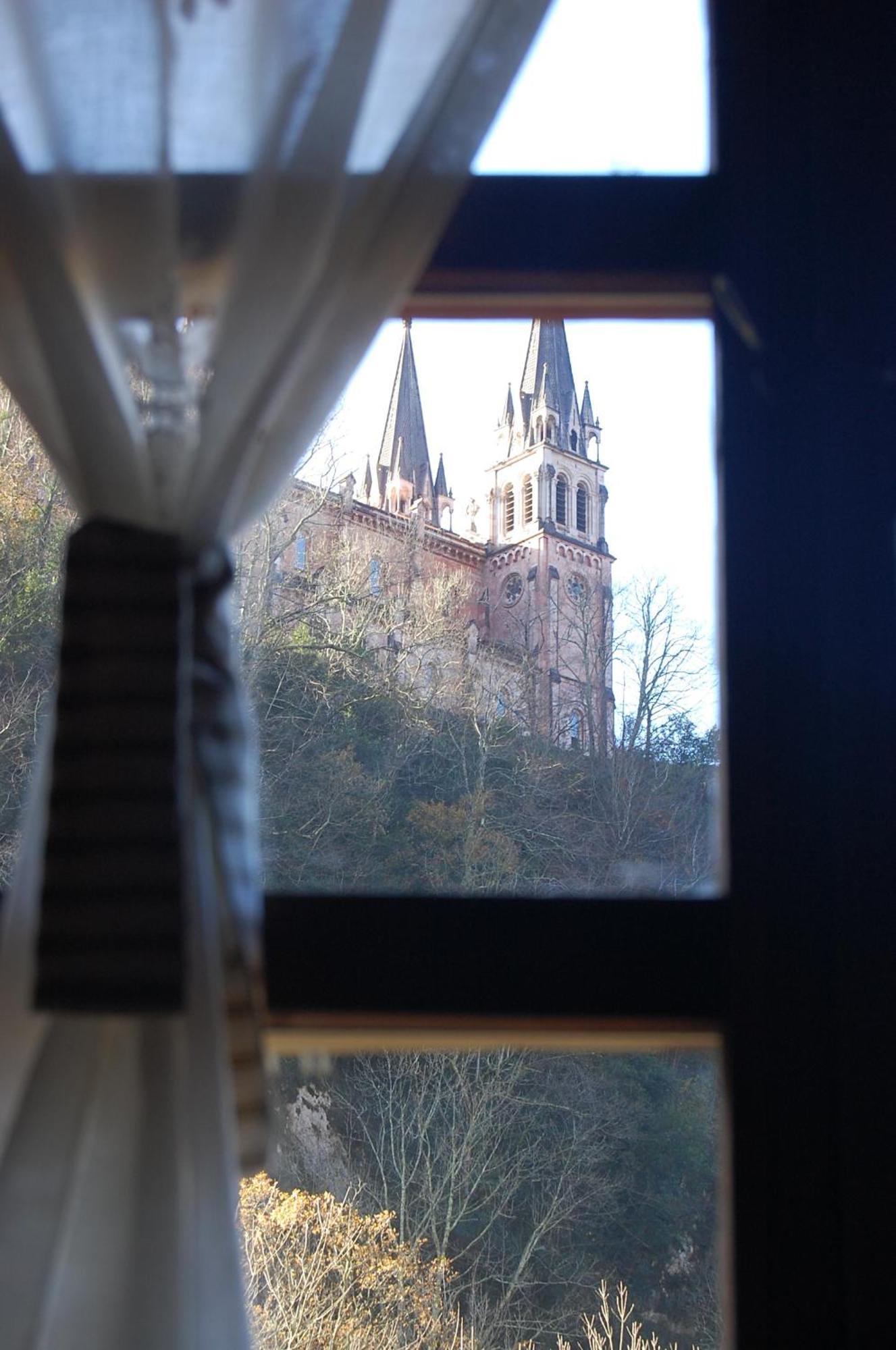 Casa Aspron Pension Covadonga Buitenkant foto